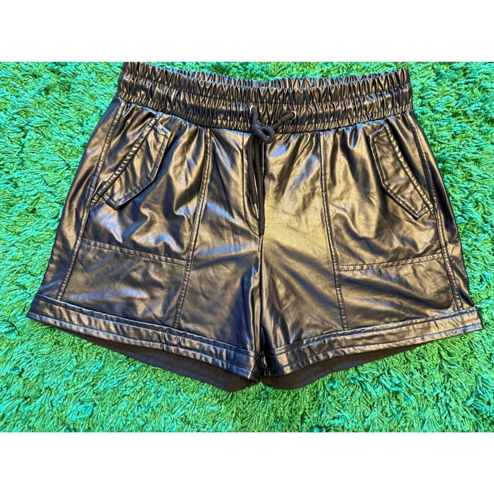 Hot Kiss Faux Leather Shorts Womens Large Black Excellent Elastic Waist Edgy